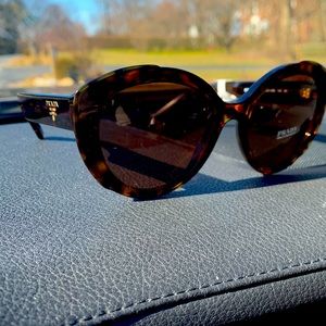 🚀🎉 Prada sunglasses SPR01Y 54. 🌟 PRICE FINAL 🌟